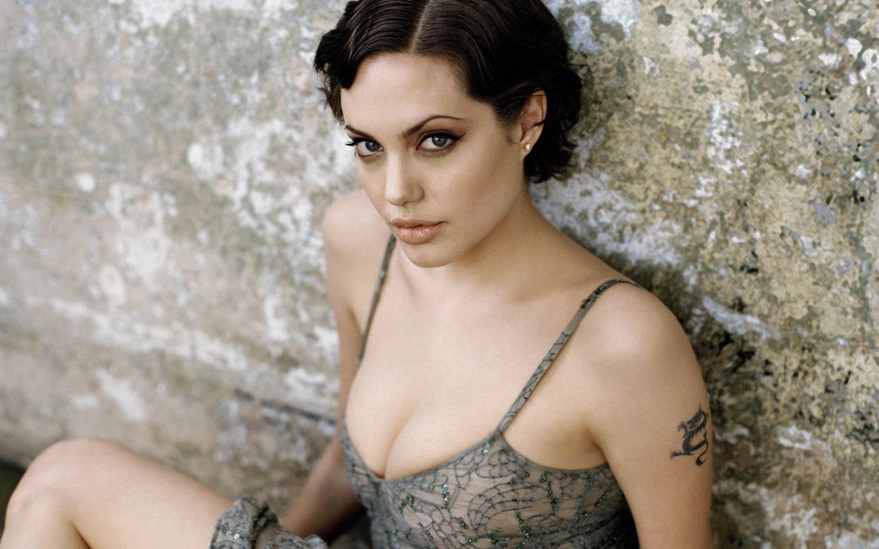 Angelina Jolie wallpaper #34 - 1280x800