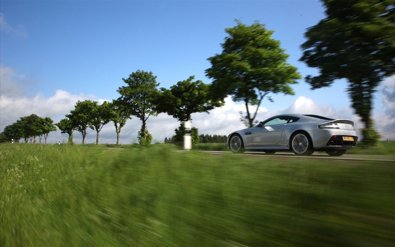 Tapety na plochu Aston Martin (4) #15 - 1280x800