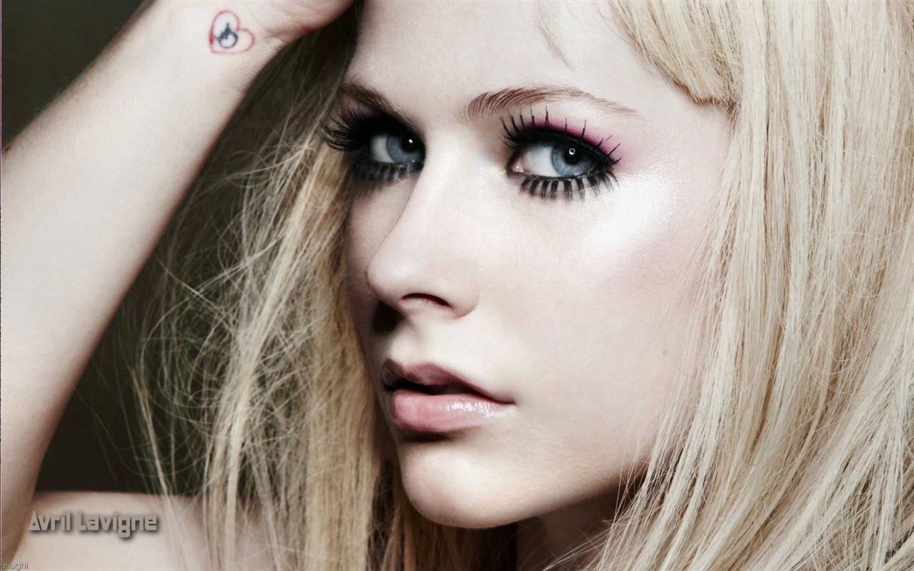 Avril Lavigne beautiful wallpaper #13 - 1280x800