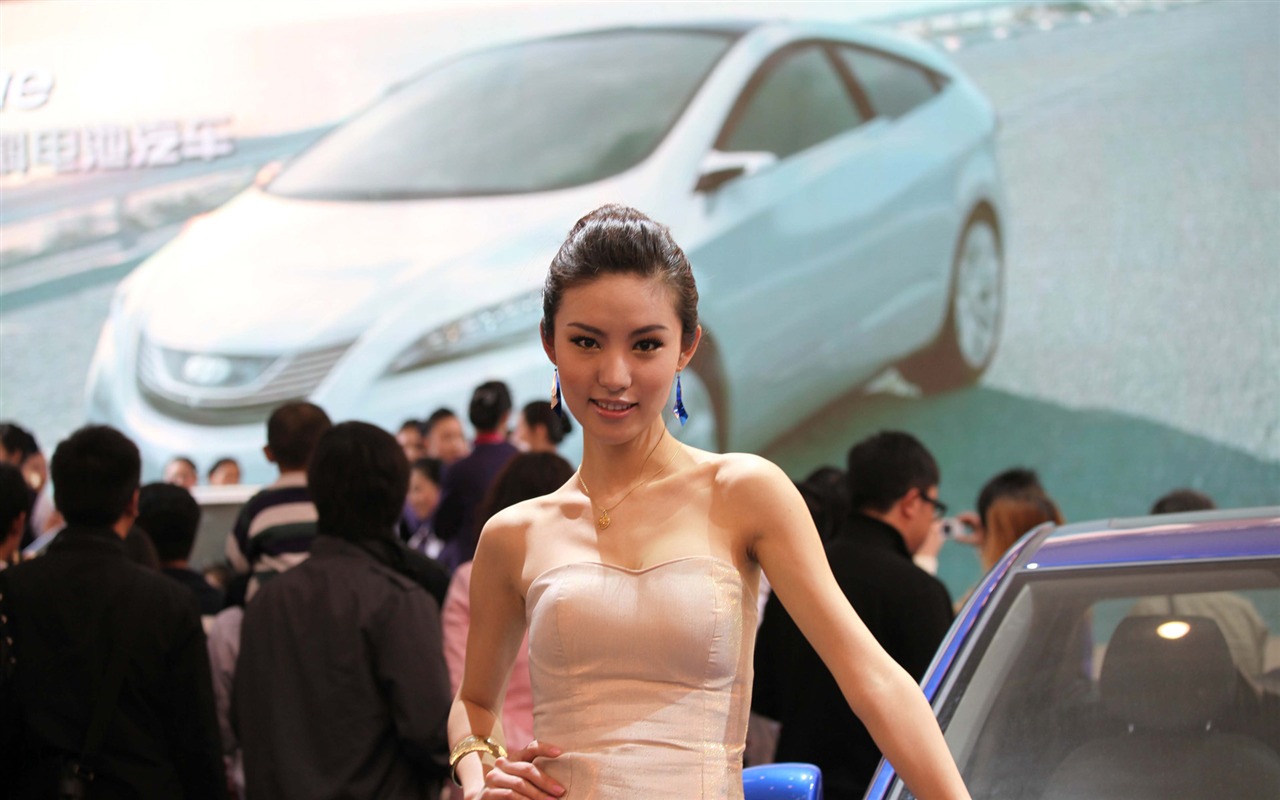 2010 v Pekingu Mezinárodním autosalonu krása (2) (vítr honí mraky práce) #15 - 1280x800