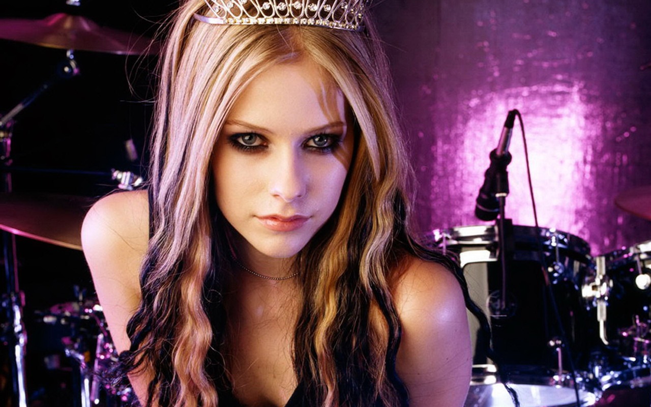 Avril Lavigne 艾薇儿·拉维妮 美女壁纸(三)1 - 1280x800