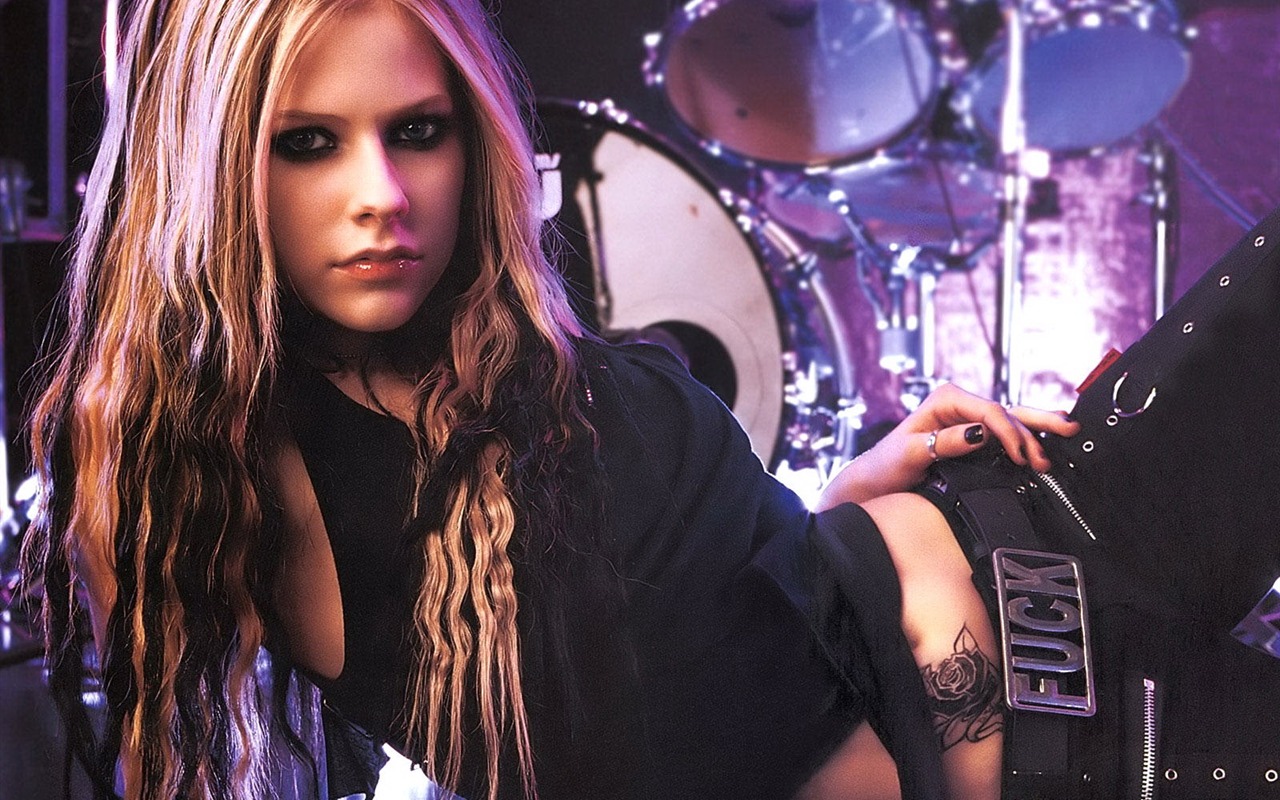 Avril Lavigne 艾薇儿·拉维妮 美女壁纸(三)2 - 1280x800