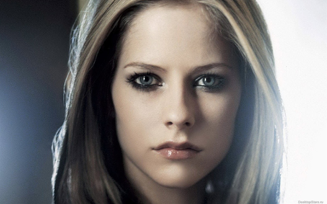 Avril Lavigne 艾薇儿·拉维妮 美女壁纸(三)15 - 1280x800