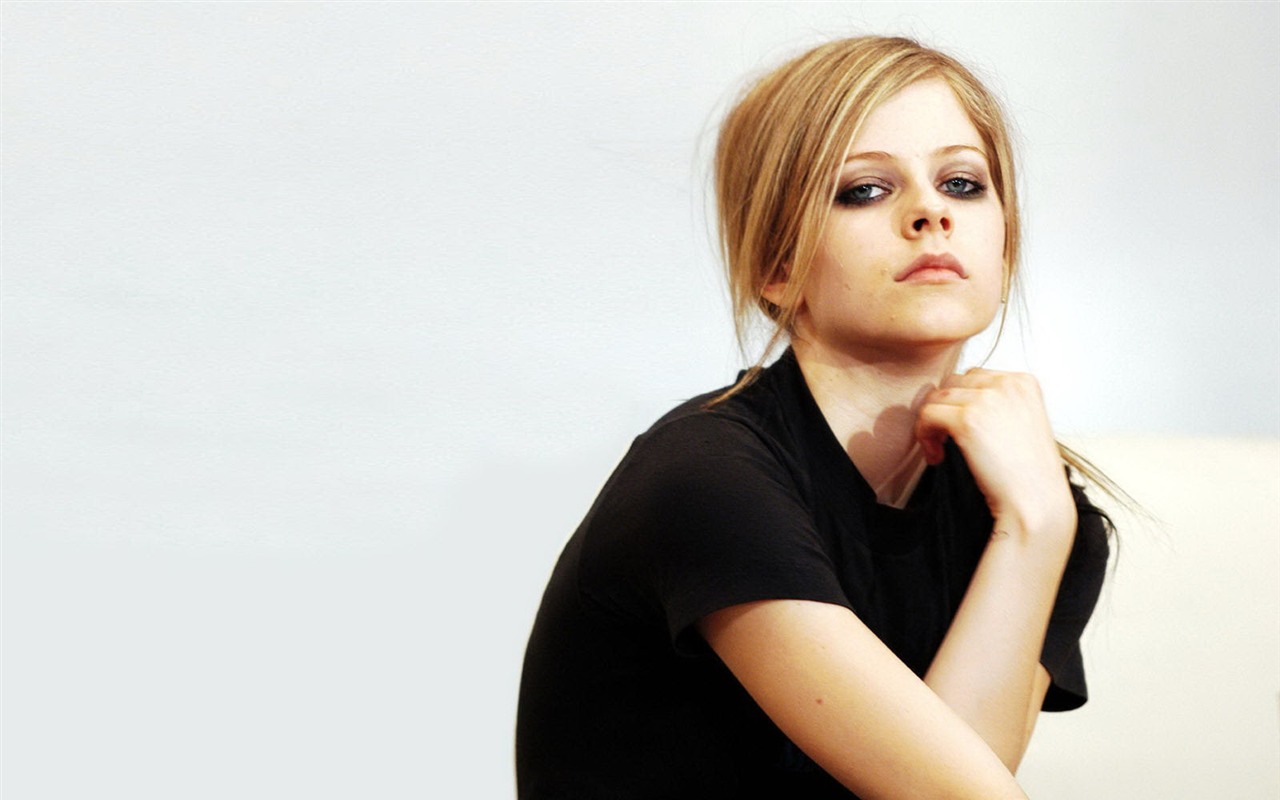 Avril Lavigne 艾薇儿·拉维妮 美女壁纸(三)22 - 1280x800