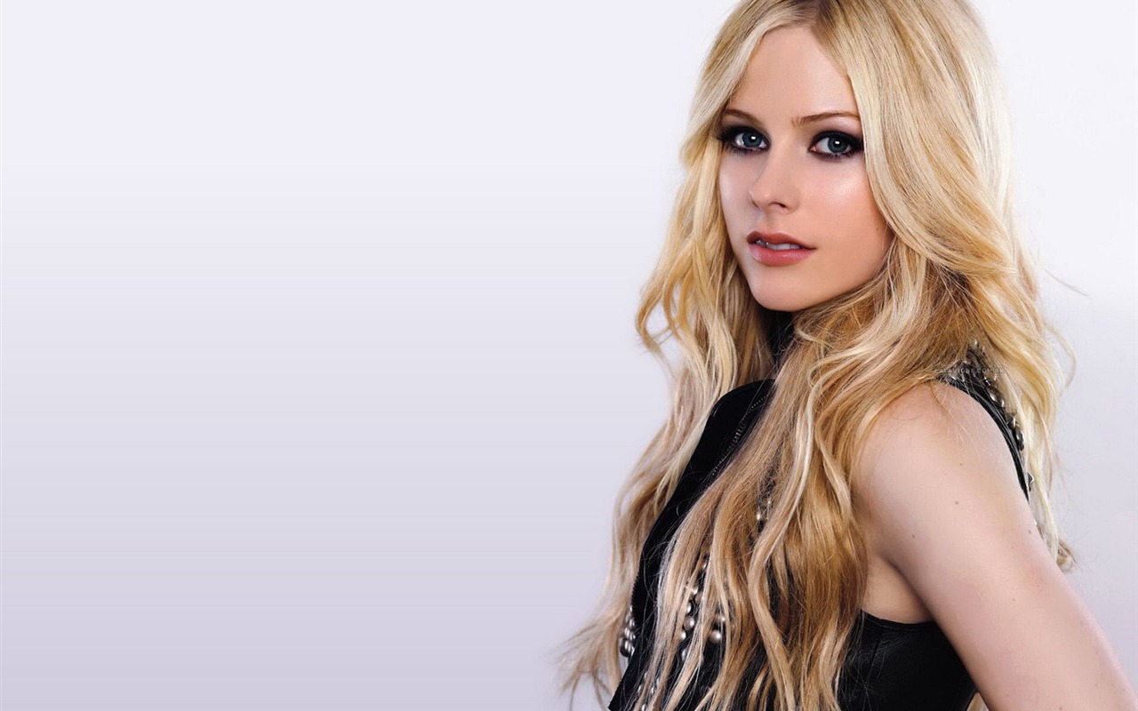 Avril Lavigne 艾薇儿·拉维妮 美女壁纸(三)40 - 1280x800