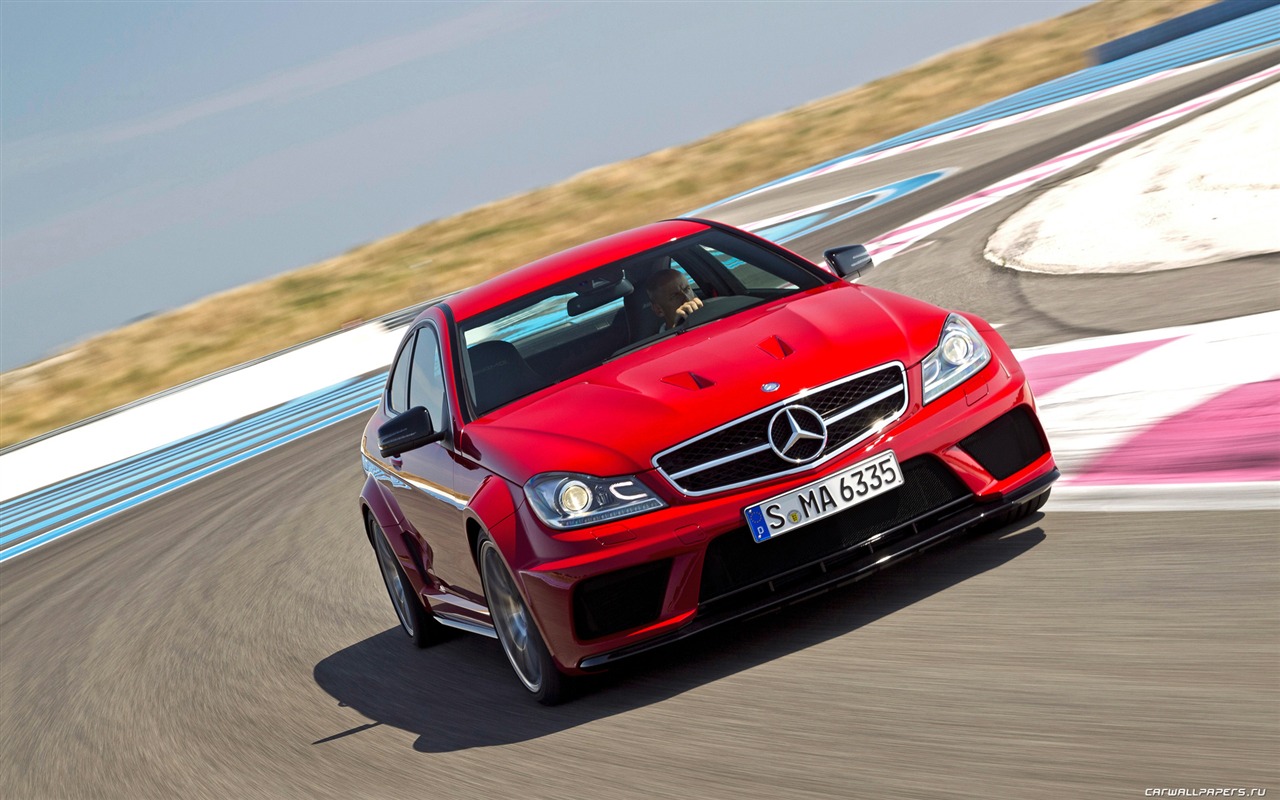 Mercedes-Benz C63 AMG Coupe Black Series - 2011 HD wallpapers #1 - 1280x800