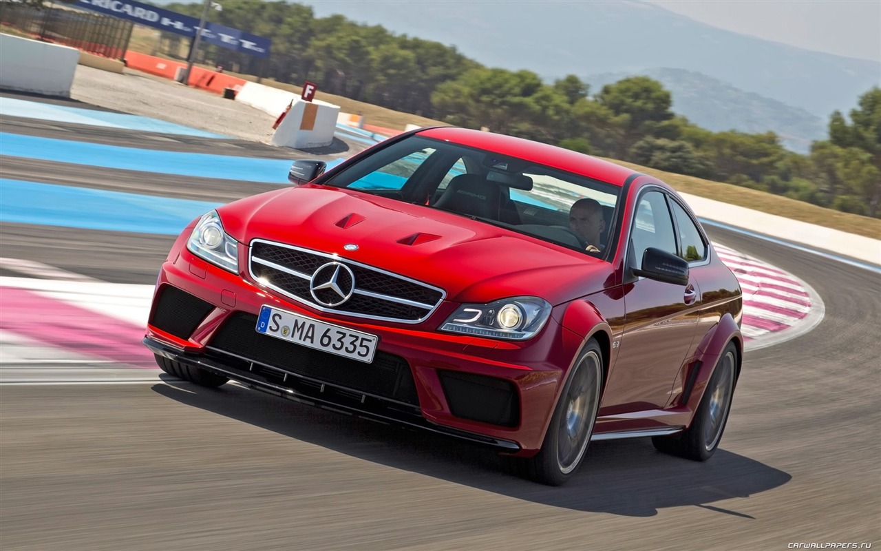 Mercedes-Benz C63 AMG Coupe Black Series - 2011 HD wallpapers #13 - 1280x800