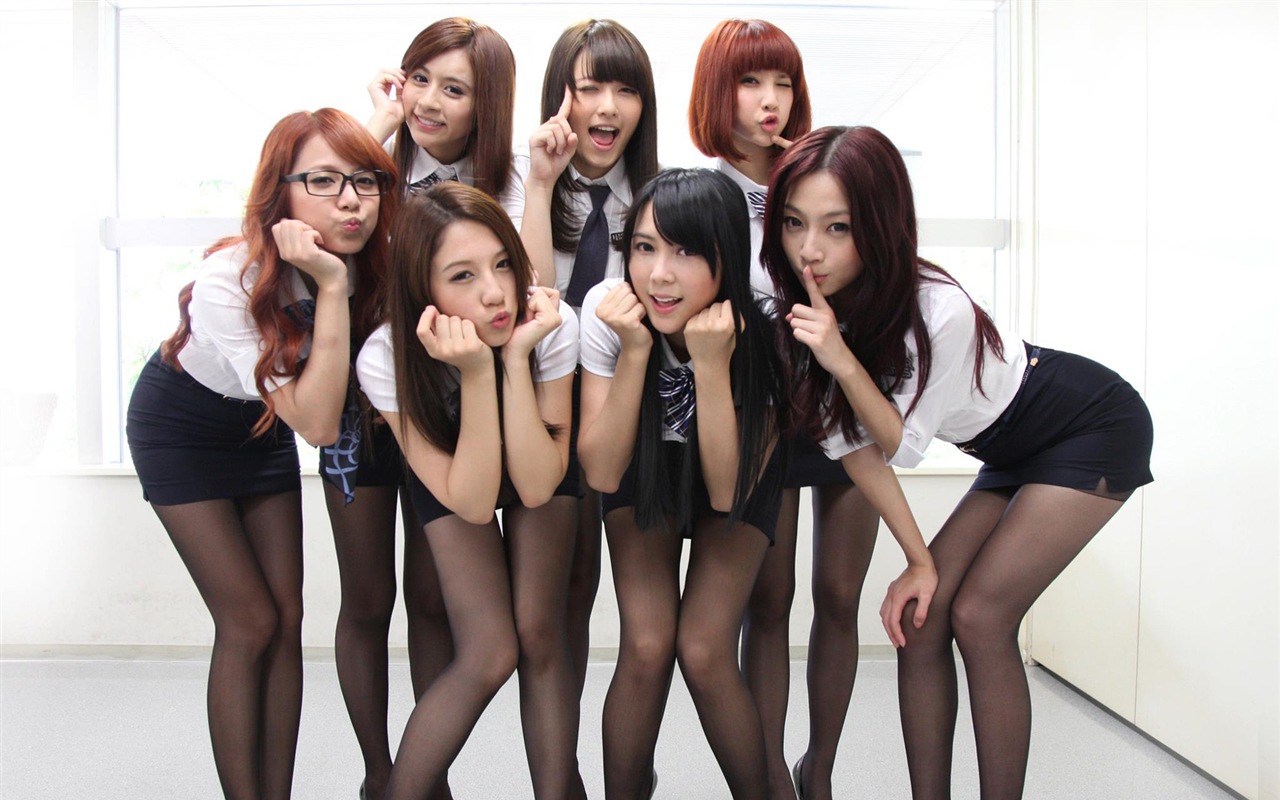 Weather Girls 天气女孩 高清壁纸10 - 1280x800