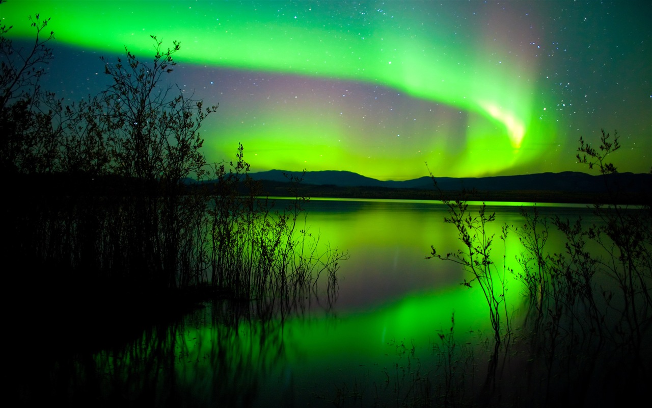 Natural wonders of the Northern Lights HD Wallpaper (2) #12 - 1280x800