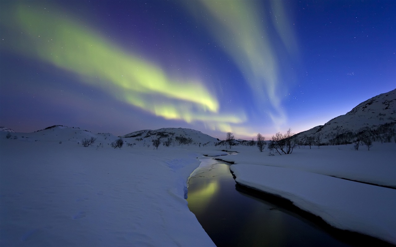 Natural wonders of the Northern Lights HD Wallpaper (2) #19 - 1280x800