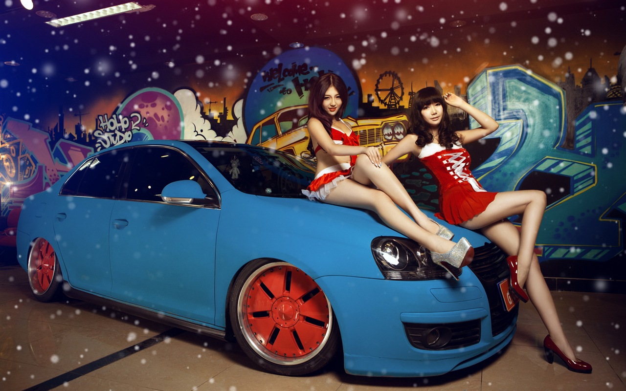 新年のお祝いの赤いドレスの美しい車のモデルのHDの壁紙 #11 - 1280x800