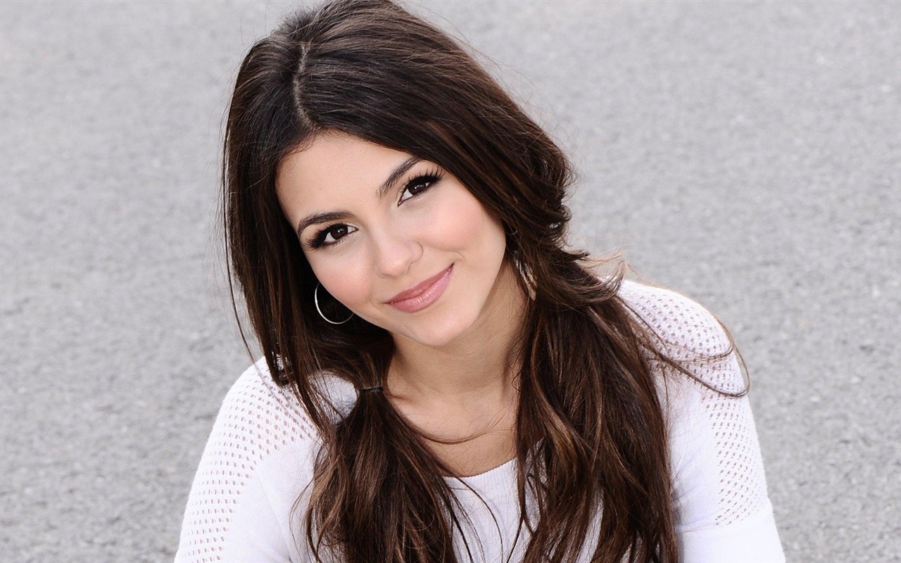 Victoria Justice hermosos fondos de pantalla #5 - 1280x800