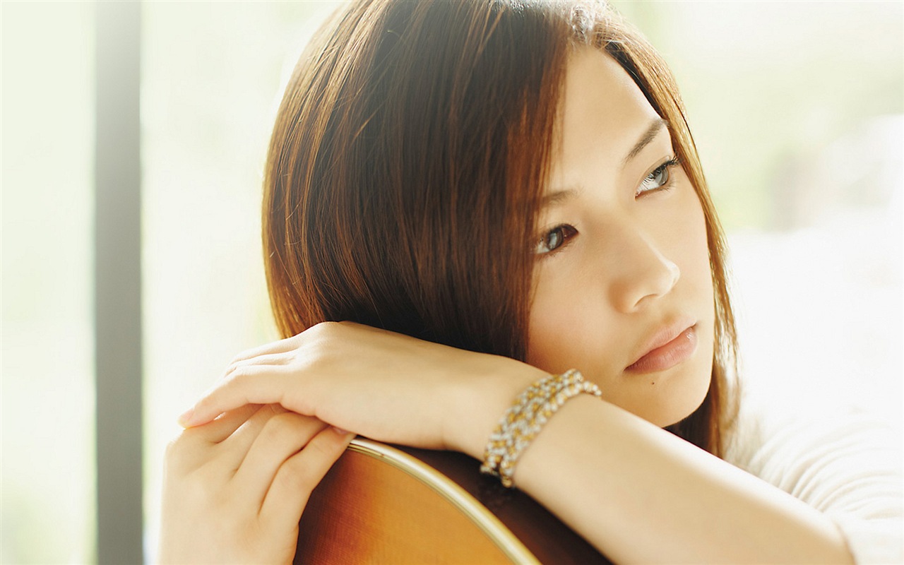 일본 가수 요시오카 유이의 HD 배경 화면 #13 - 1280x800