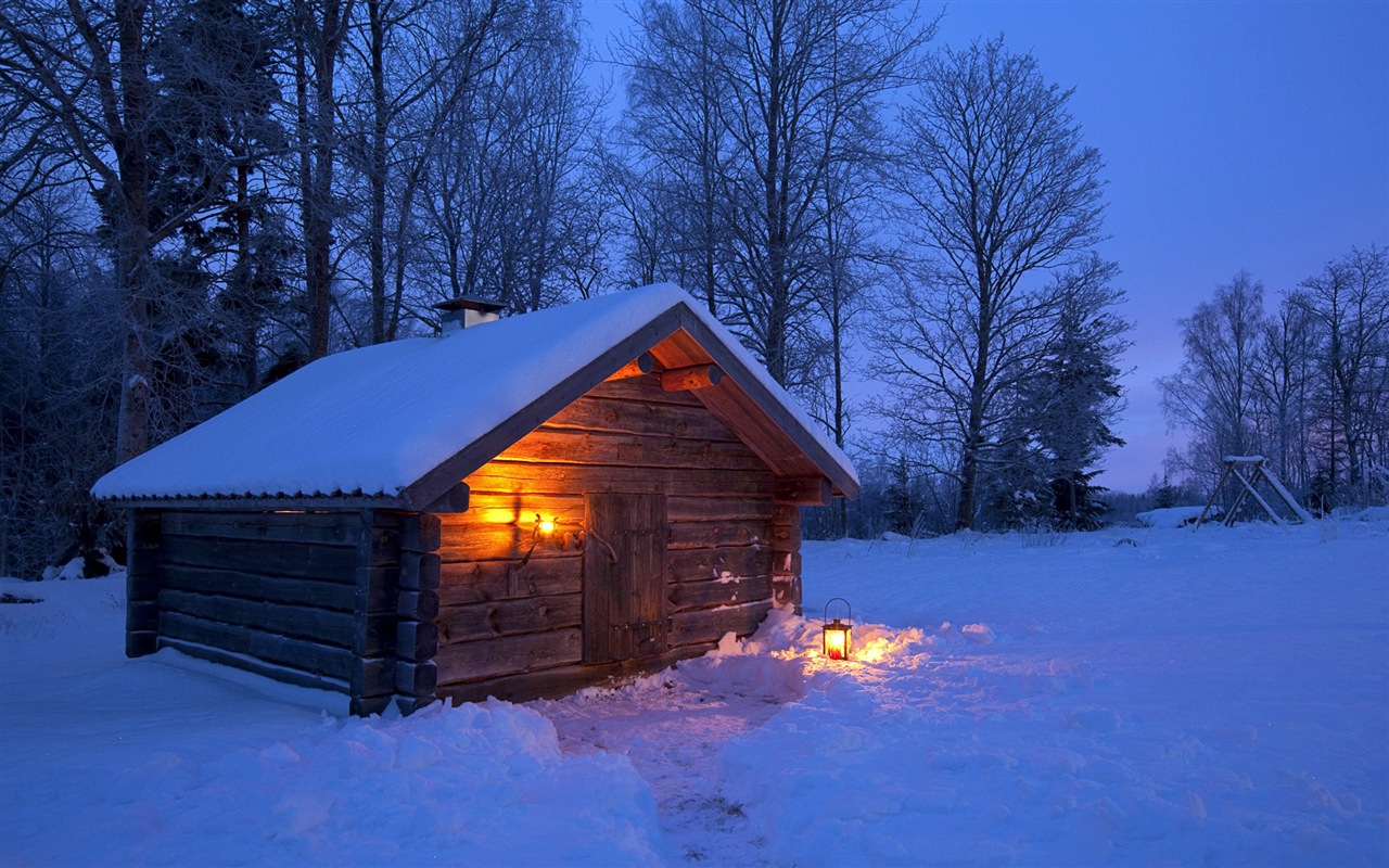 Windows 8 主题高清壁纸：冬季雪的夜景5 - 1280x800