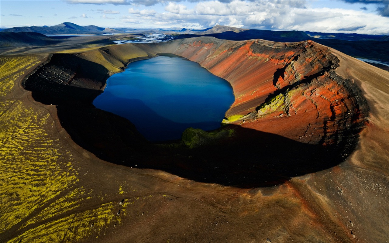 Volcanique paysage de lac fonds d'écran HD #2 - 1280x800
