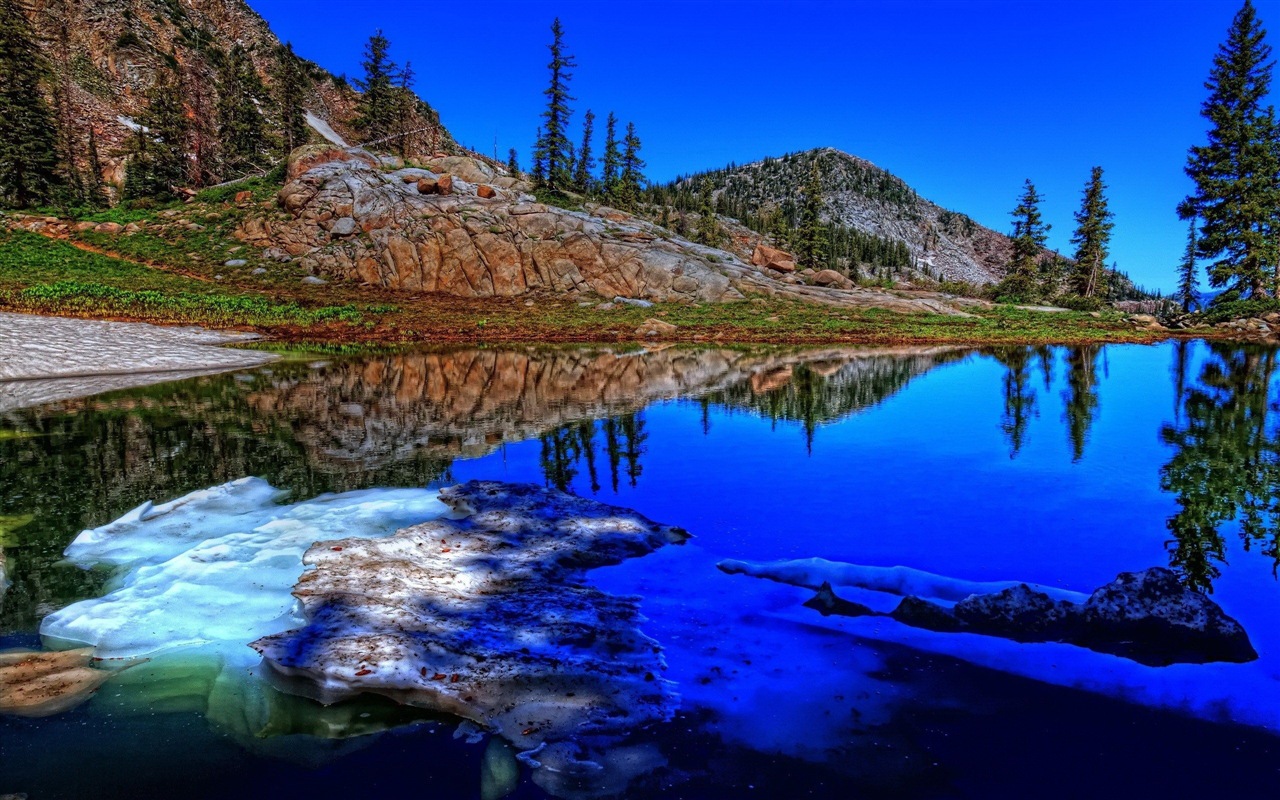 Reflection in the water natural scenery wallpaper #20 - 1280x800