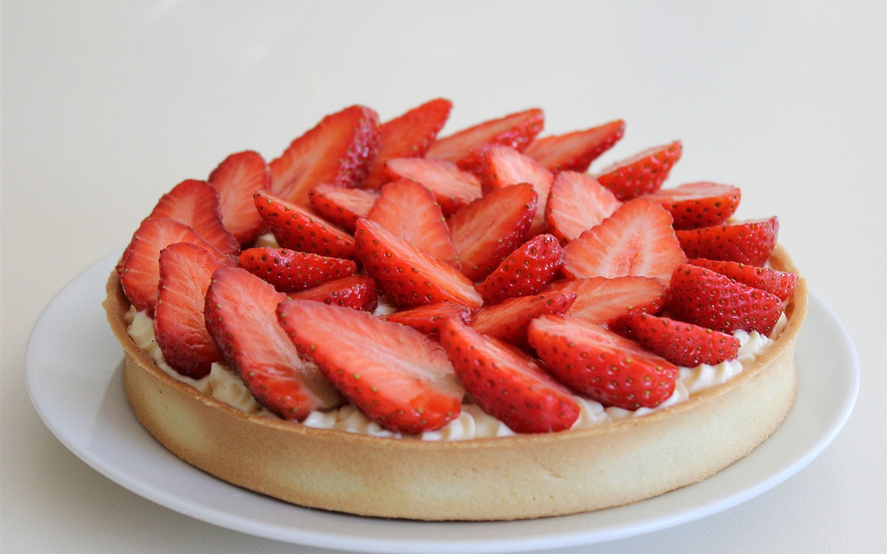 Delicious strawberry cake HD wallpapers #11 - 1280x800