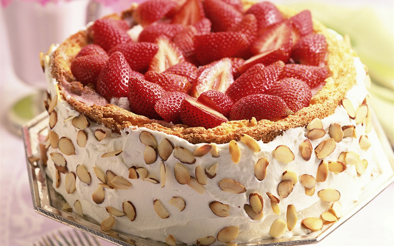 Delicious strawberry cake HD wallpapers #21 - 1280x800