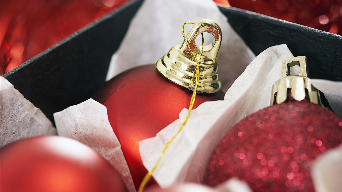 Happy Christmas decorations wallpapers #7 - 1366x768