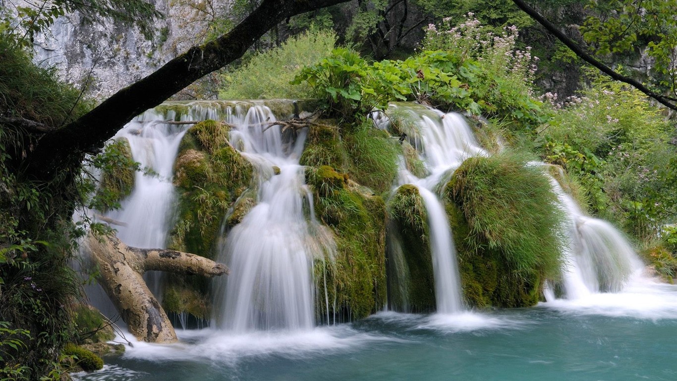 Cataratas del Bosque Fondo de pantalla HD #17 - 1366x768