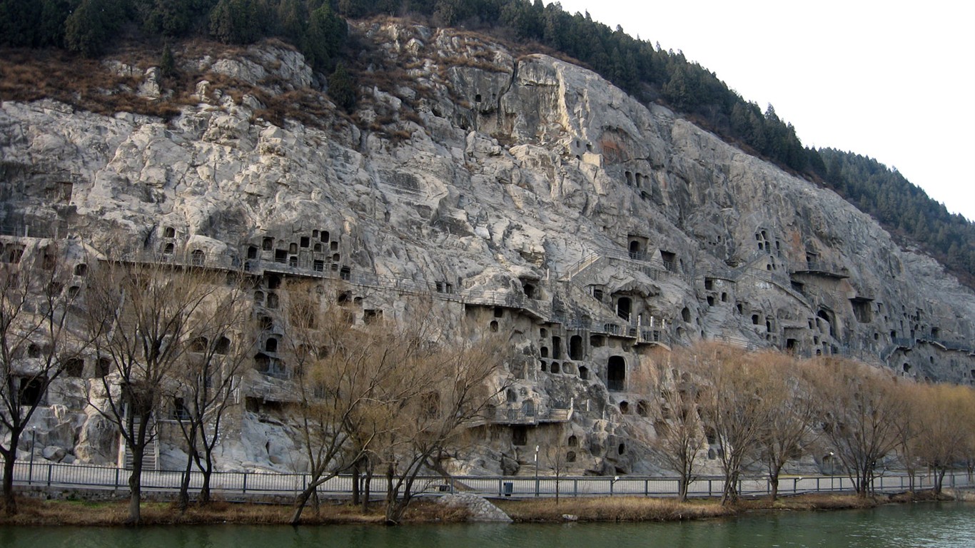 낙양, Longmen의 Grottoes는 배경 화면 #33 - 1366x768