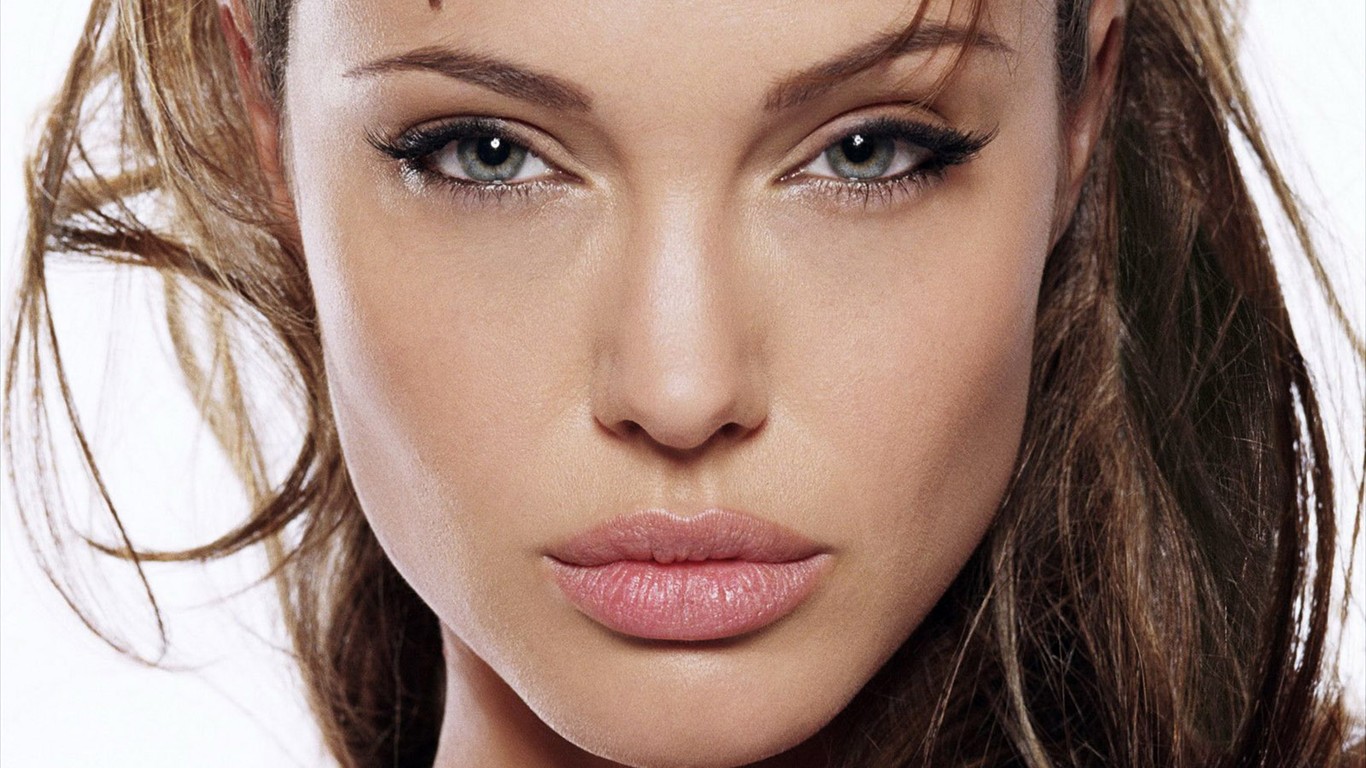 Angelina Jolie fond d'écran #14 - 1366x768