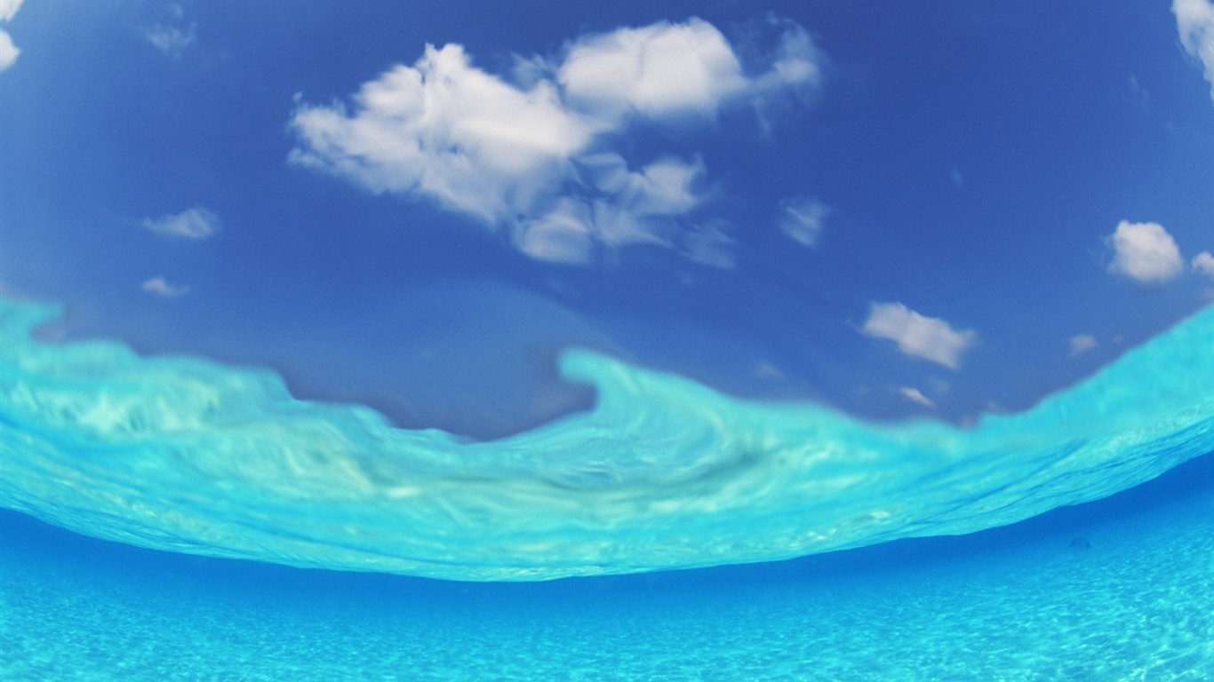 ciel bleu de l'eau aux Maldives et #25 - 1366x768