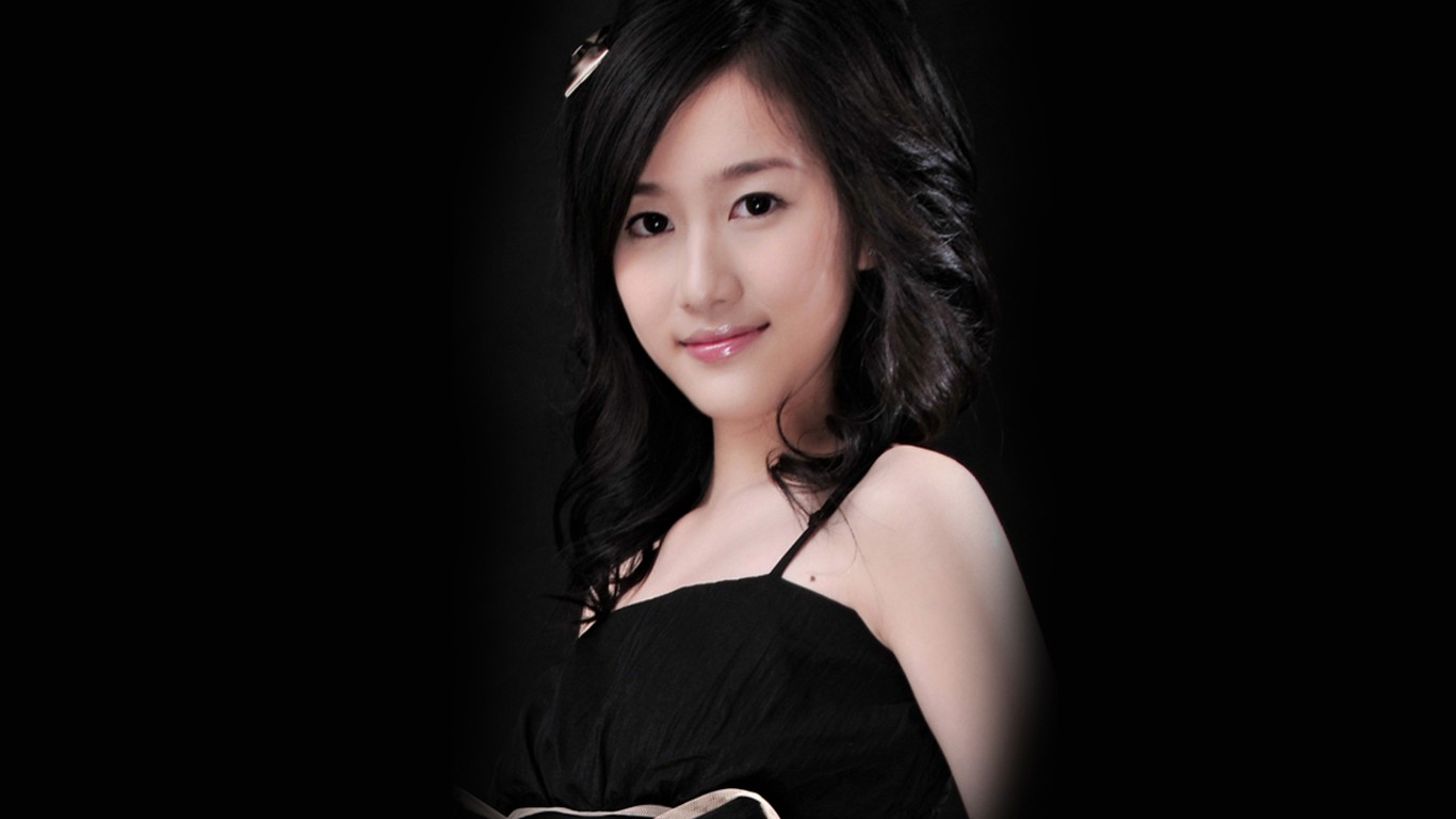 Liu Mei contenant wallpaper Happy Girl #1 - 1366x768