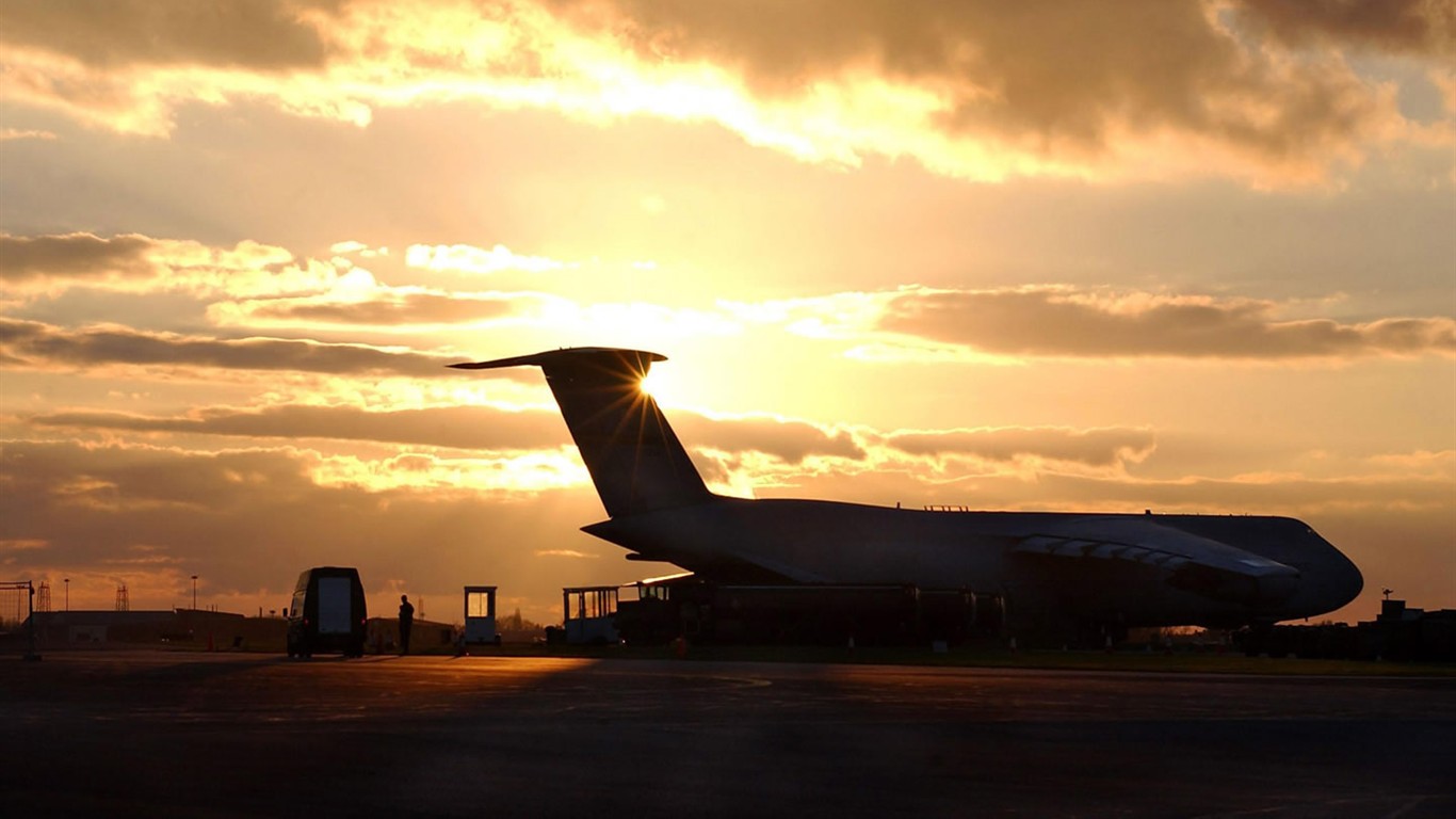 軍用空中裝備英姿壁紙 #6 - 1366x768