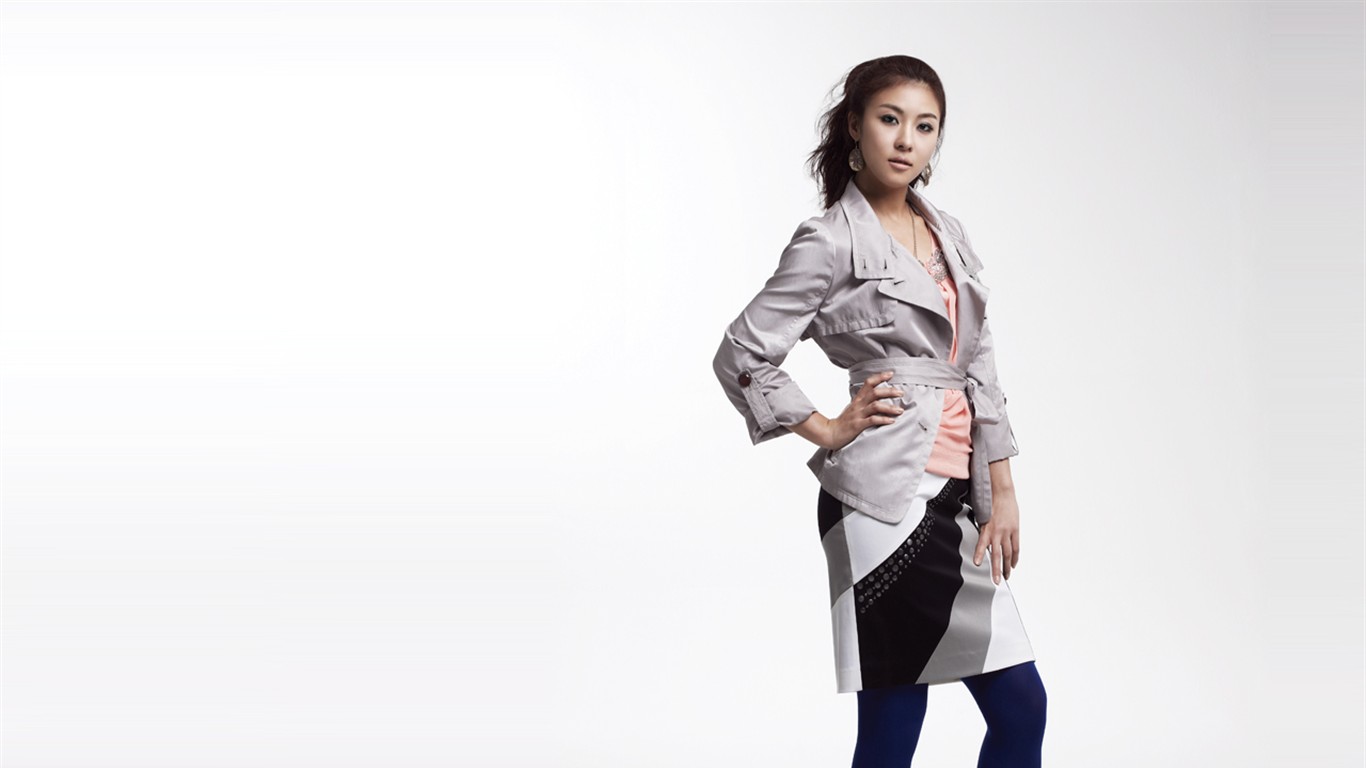 韩国美女模特壁纸17 - 1366x768