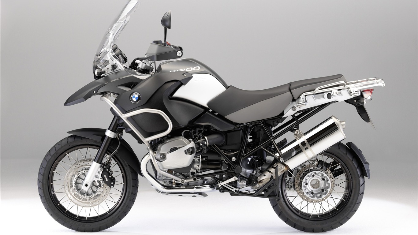 2010 fonds d'écran de motos BMW #27 - 1366x768