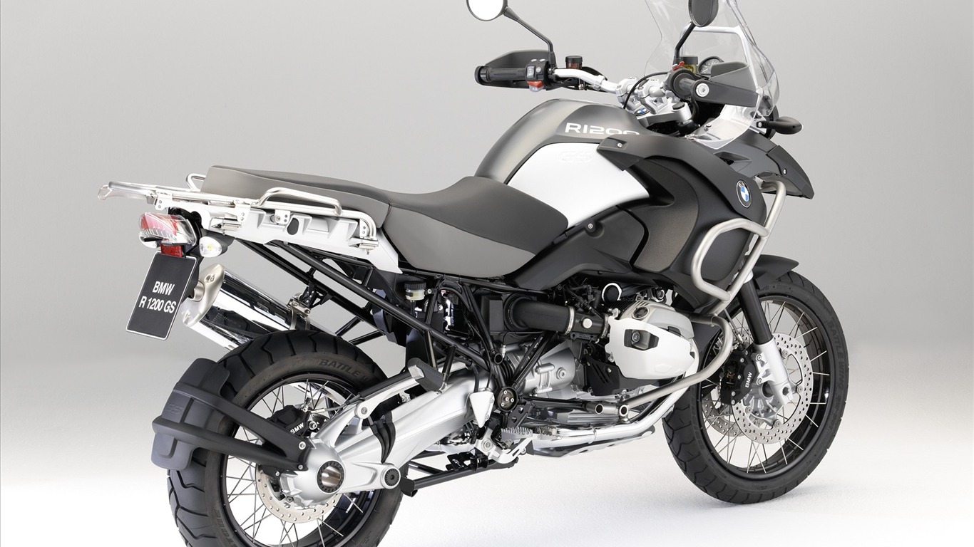 2010 fonds d'écran de motos BMW #30 - 1366x768