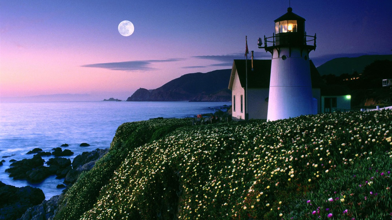 Coastal Lighthouse HD Wallpaper #17 - 1366x768