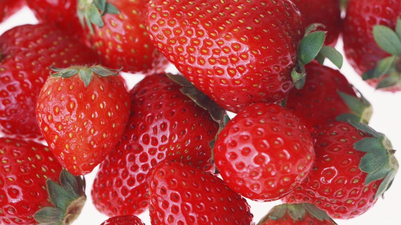 Fond d'écran aux fraises fraîches #1 - 1366x768