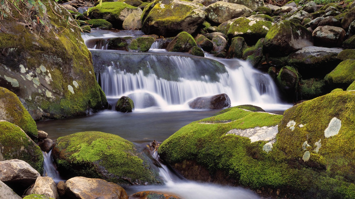 Water streams HD Wallpapers #18 - 1366x768