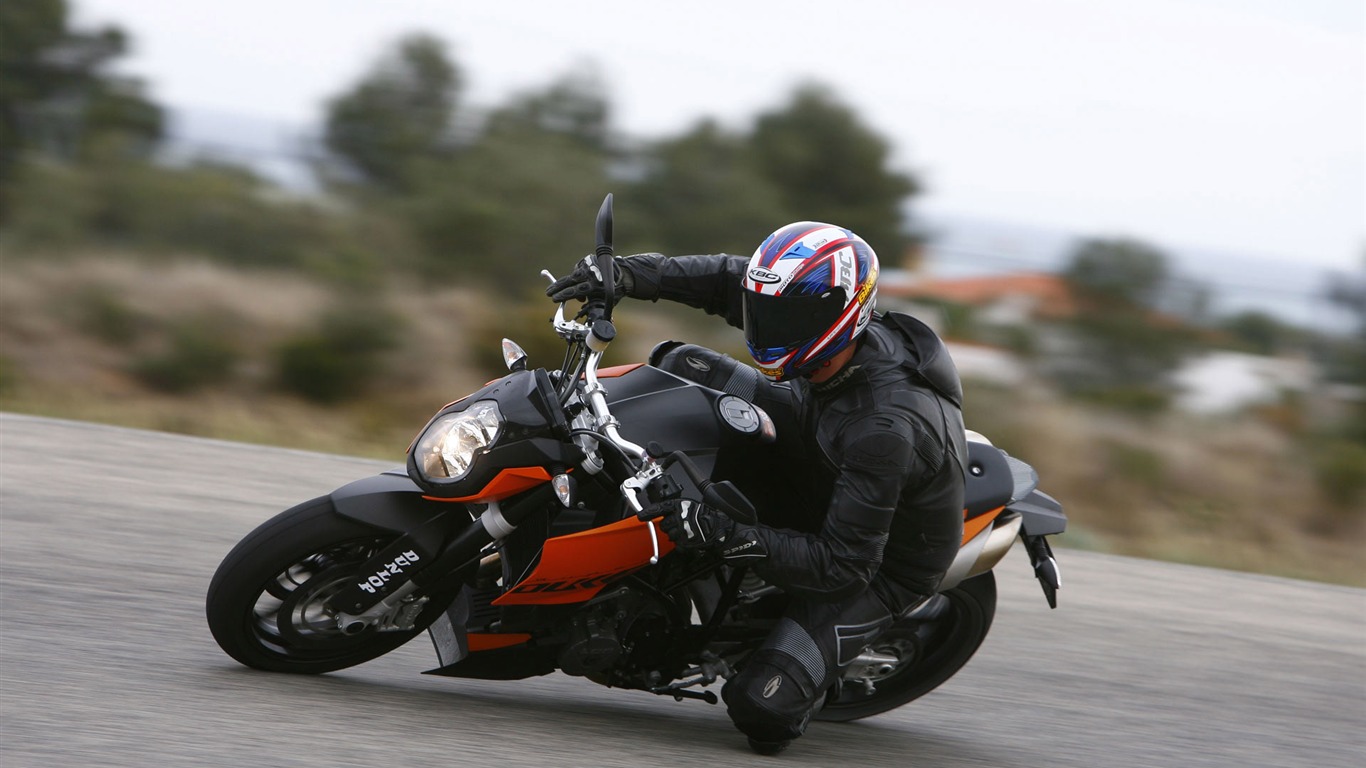 Turn Motorrad Wallpaper Collection #15 - 1366x768