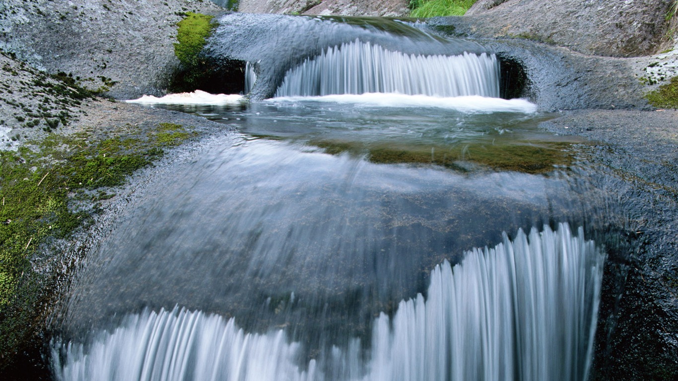 滝は、HD画像ストリーム #8 - 1366x768