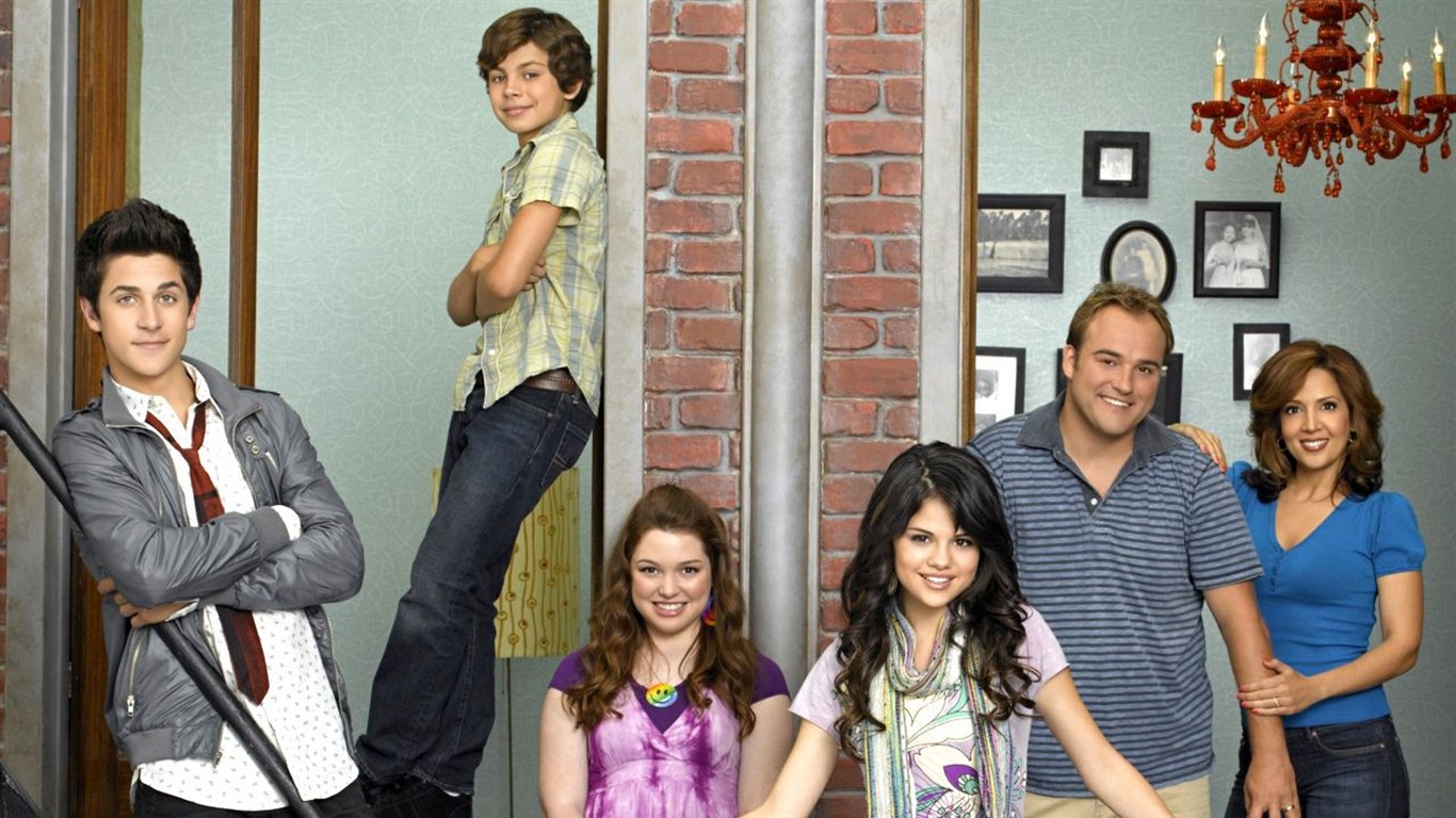 Wizards of Waverly Place Tapete #5 - 1366x768