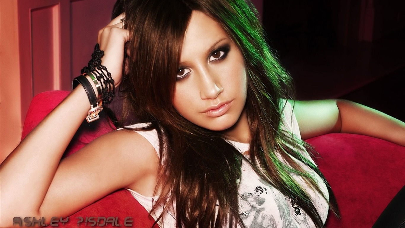 Ashley Tisdale 阿什丽·提斯代尔 美女壁纸(一)1 - 1366x768