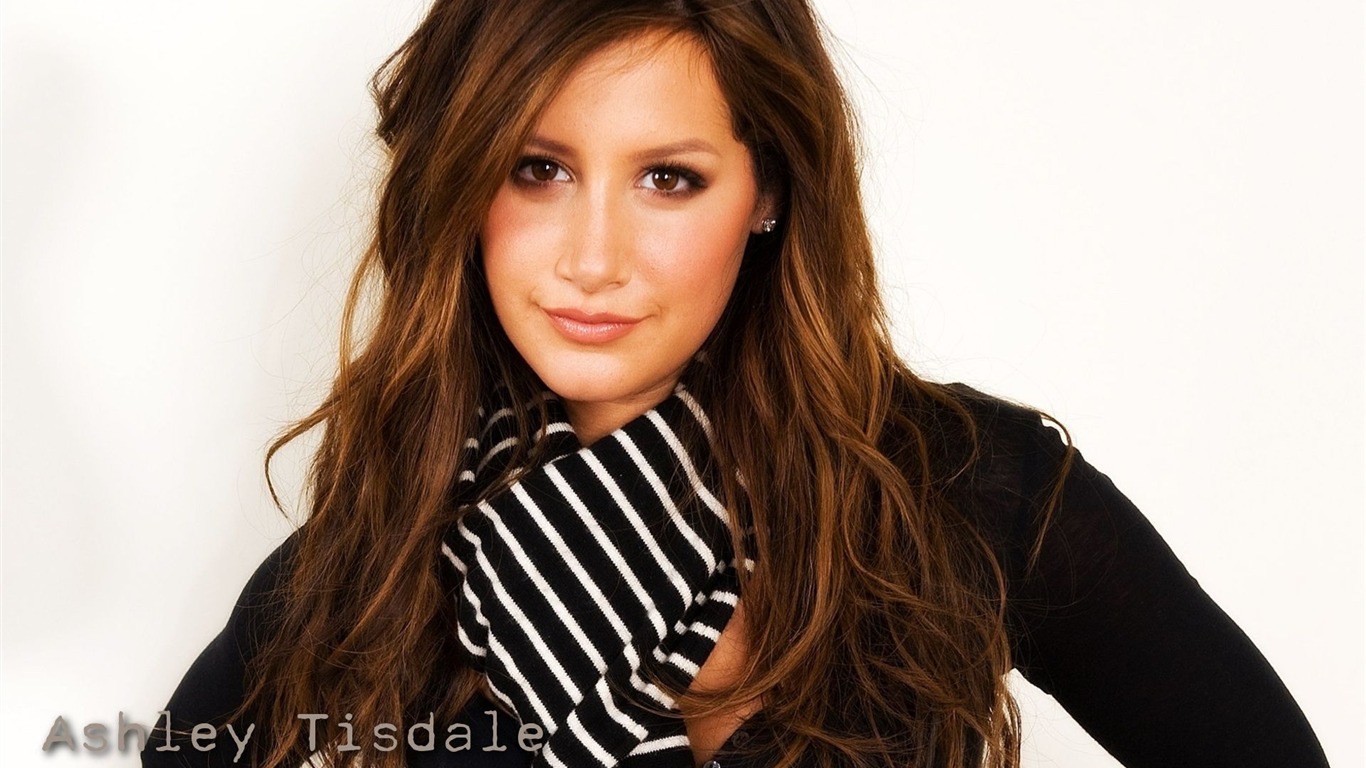 Ashley Tisdale hermoso fondo de pantalla (1) #7 - 1366x768