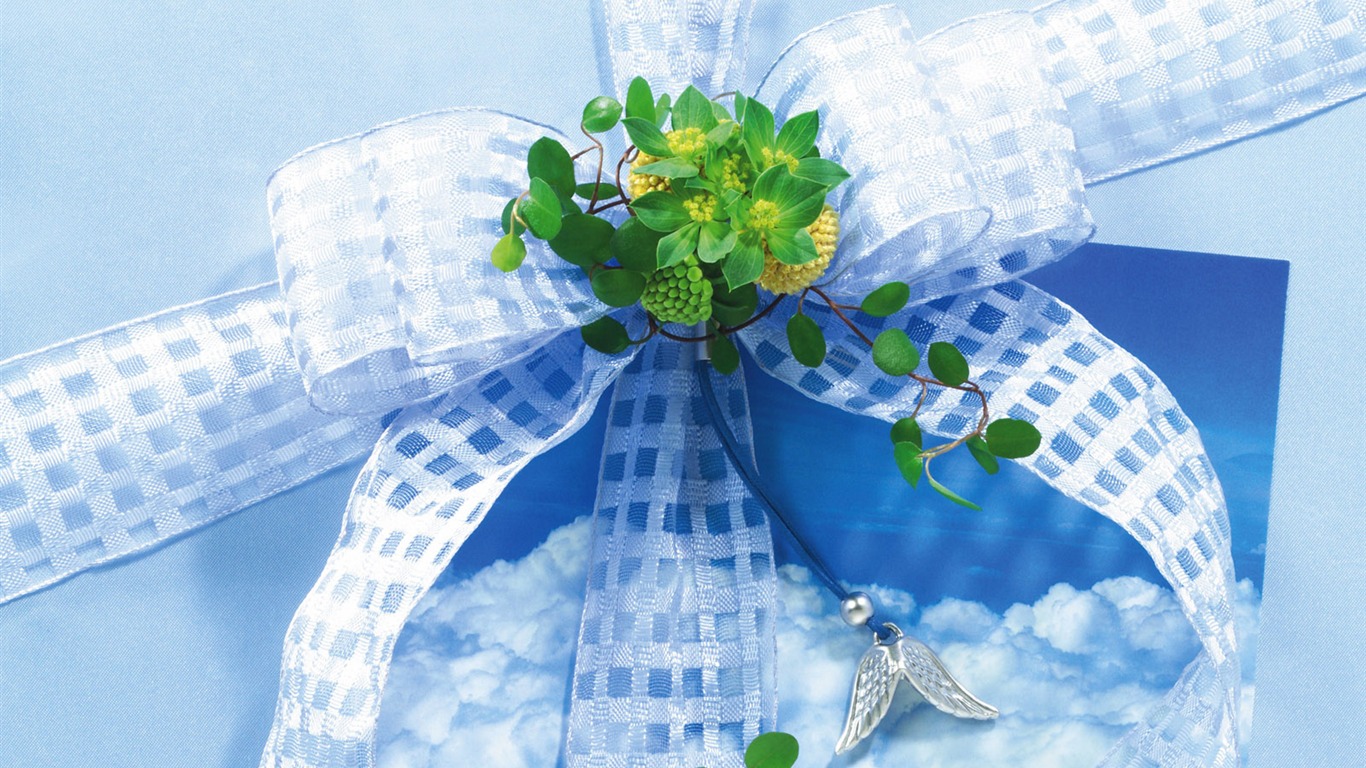 Gift decoration wallpaper (4) #8 - 1366x768