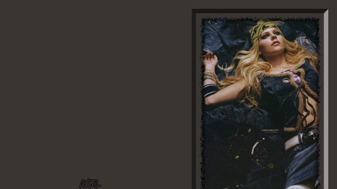 Avril Lavigne beautiful wallpaper #23 - 1366x768