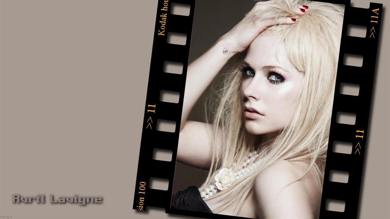 Avril Lavigne 艾薇儿·拉维妮 美女壁纸29 - 1366x768