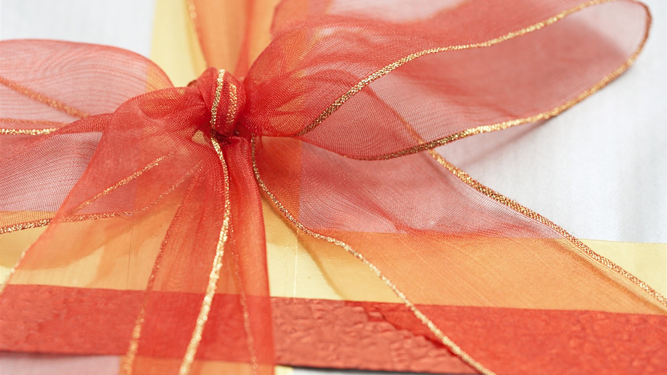 Gift decoration wallpaper (6) #2 - 1366x768