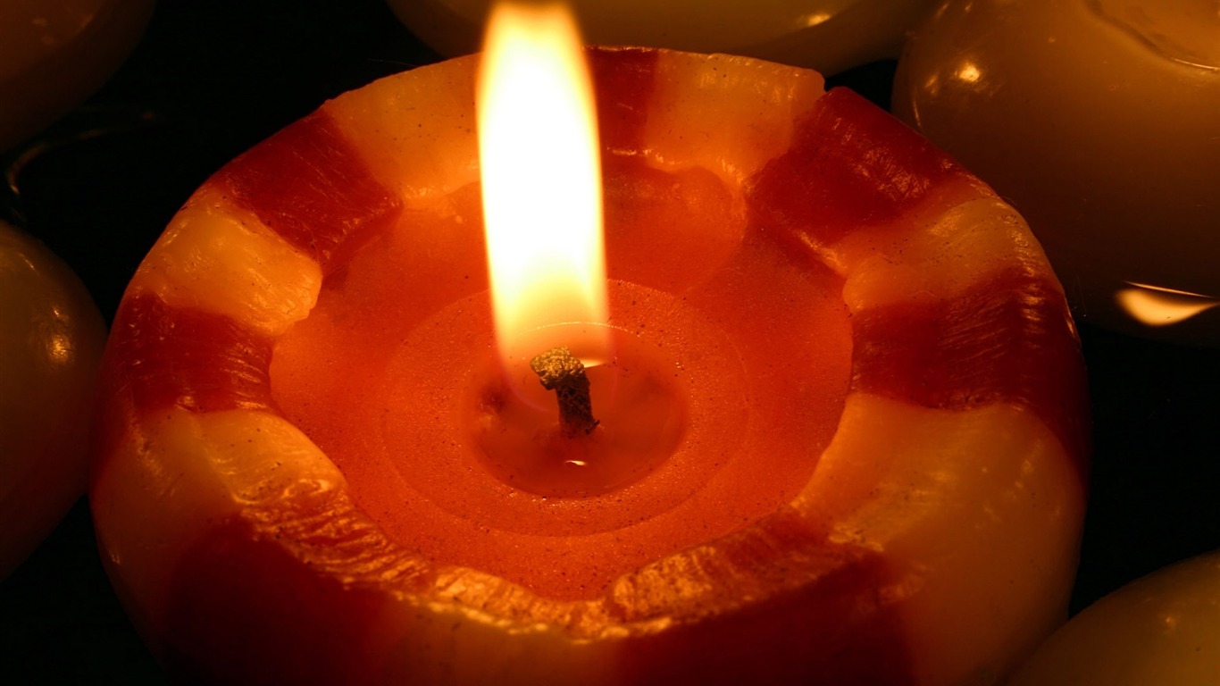 svíčkami tapetu (4) #15 - 1366x768