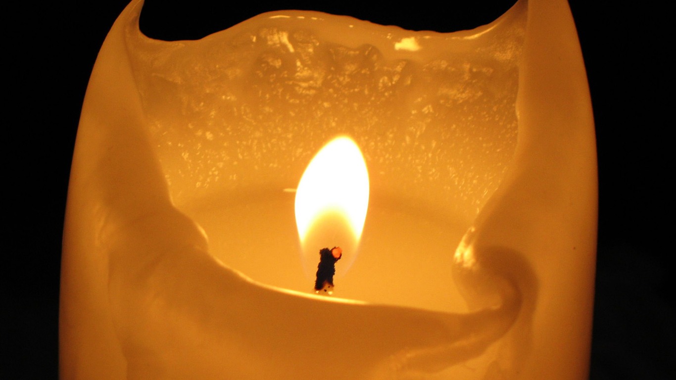 Fondos de escritorio de luz de las velas (4) #16 - 1366x768