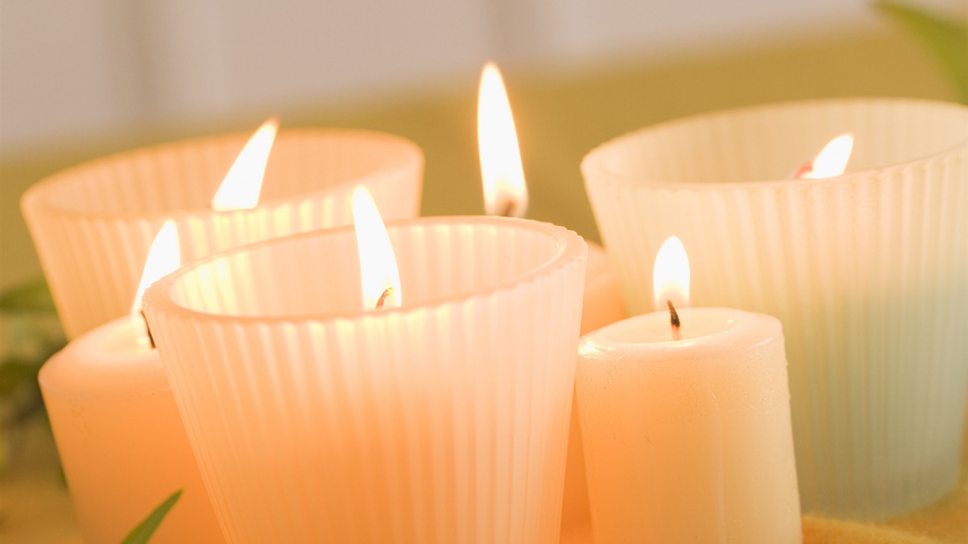 Fondos de escritorio de luz de las velas (5) #19 - 1366x768