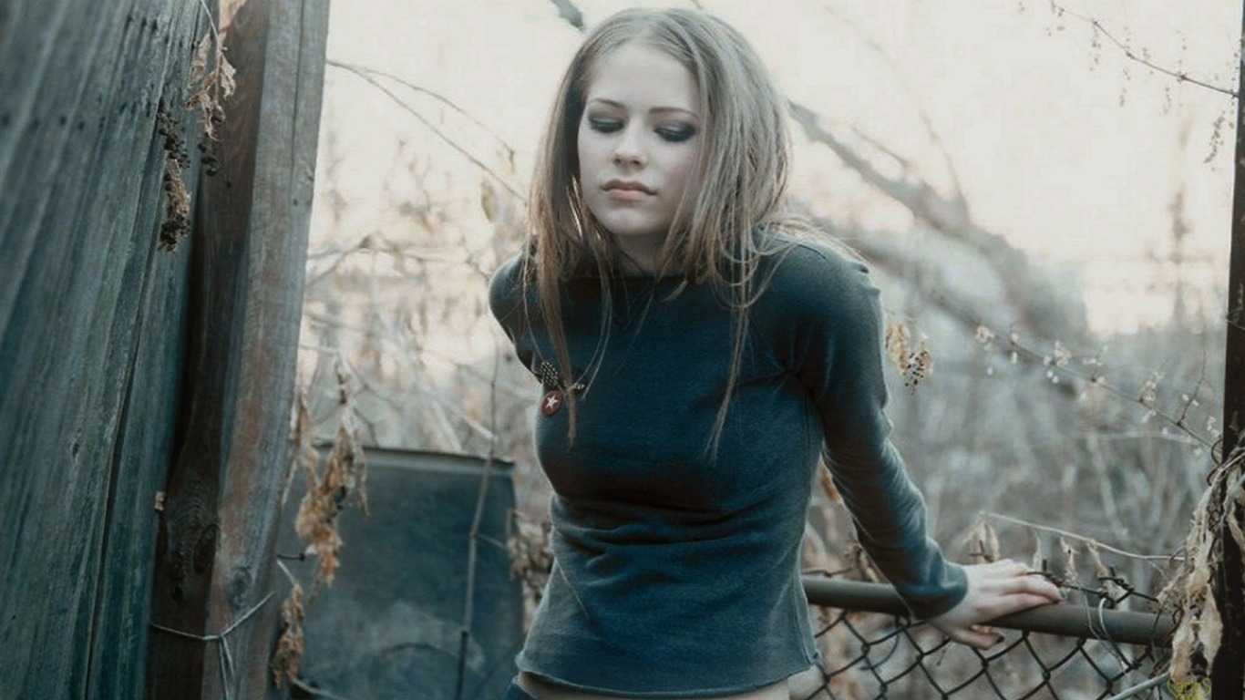 Avril Lavigne krásnou tapetu (2) #2 - 1366x768