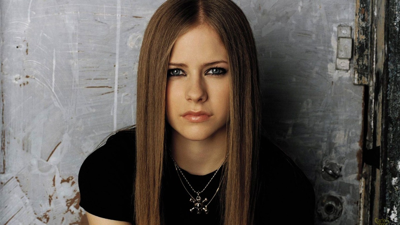 Avril Lavigne krásnou tapetu (2) #3 - 1366x768