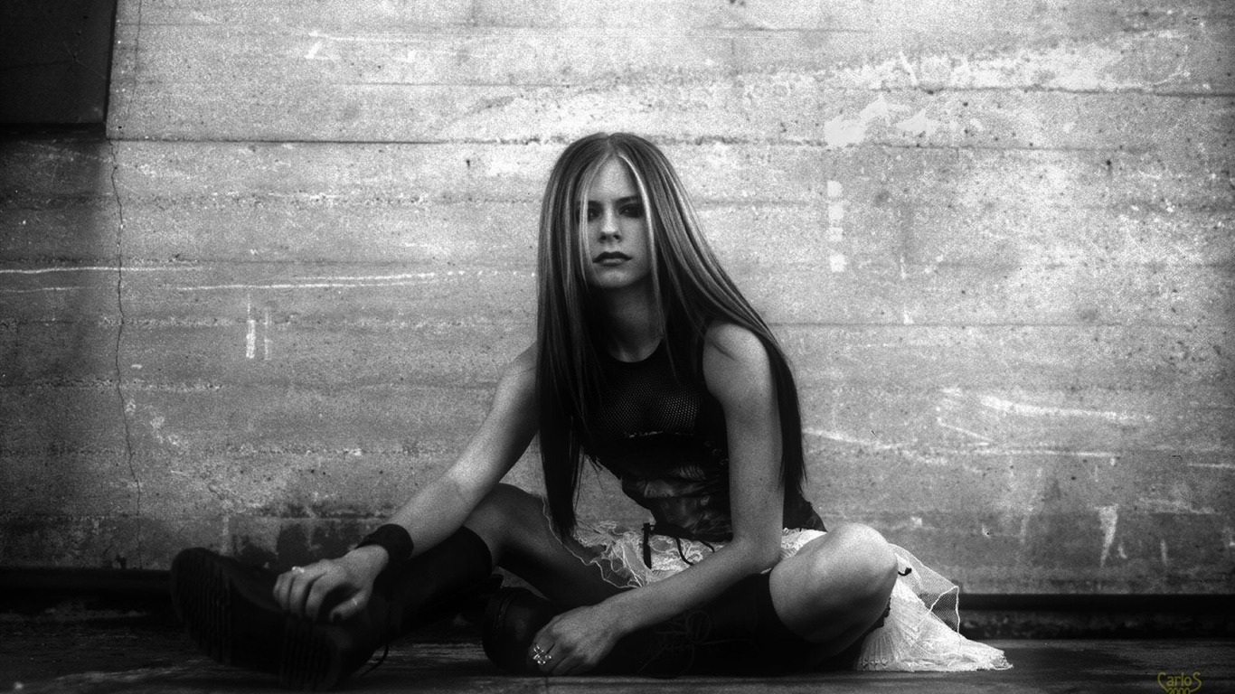 Avril Lavigne krásnou tapetu (2) #7 - 1366x768